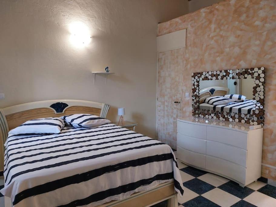 La Petite Maison, Spacieuse, Avec Jardin / Parking ซานต์-โรส ภายนอก รูปภาพ