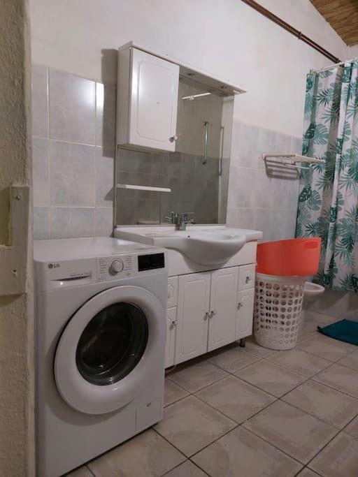 La Petite Maison, Spacieuse, Avec Jardin / Parking ซานต์-โรส ภายนอก รูปภาพ