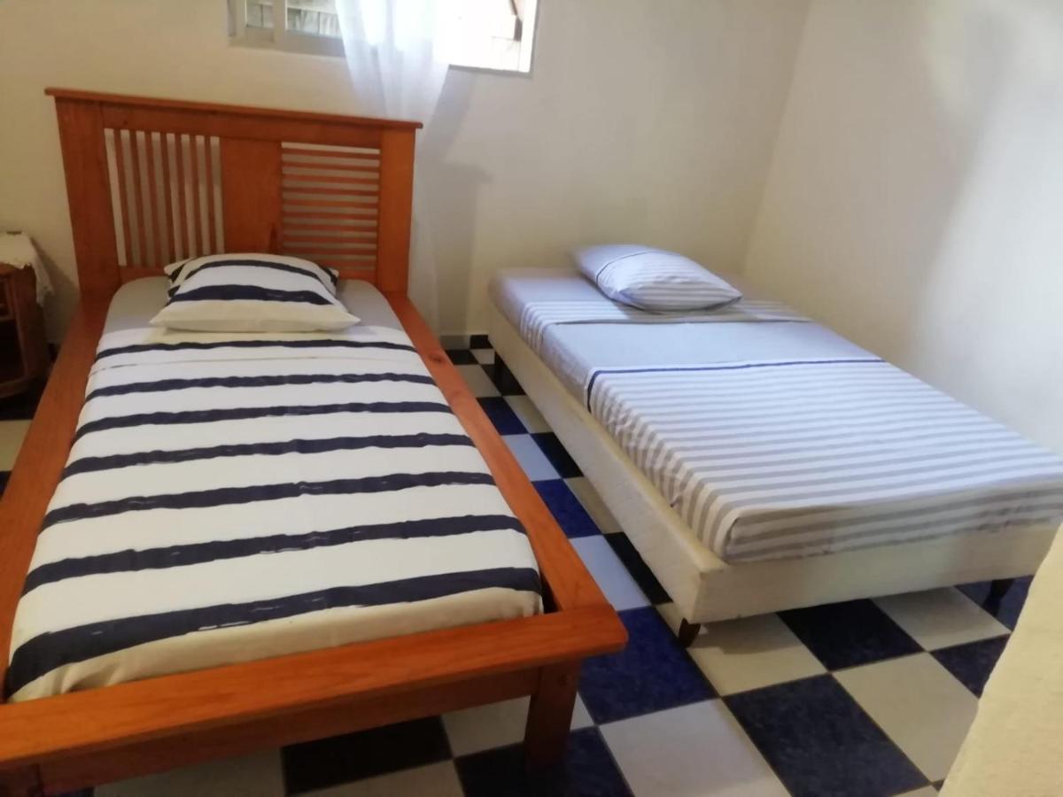 La Petite Maison, Spacieuse, Avec Jardin / Parking ซานต์-โรส ภายนอก รูปภาพ